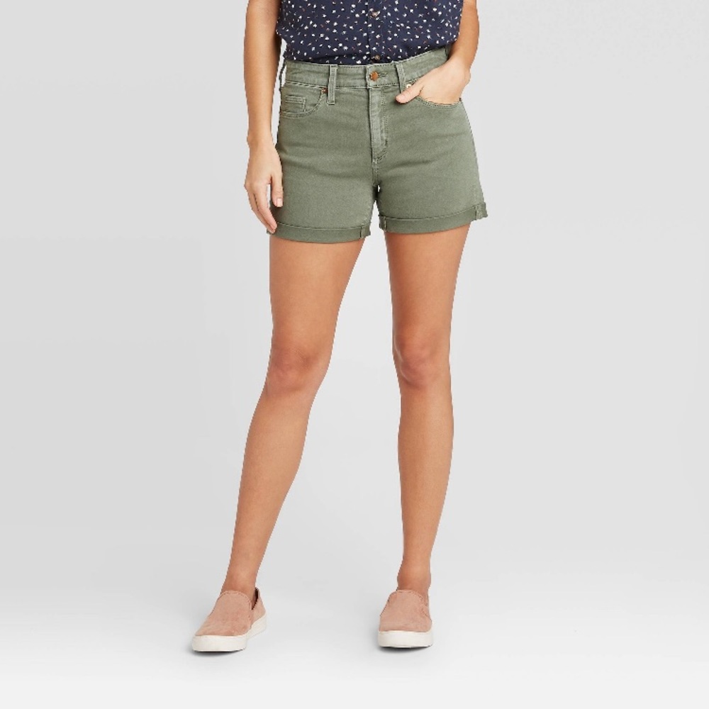 Universal thread green hi rise short NWT
